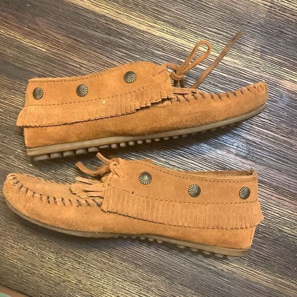 Minnetonka moccasins tassels - Picture 9 of 13